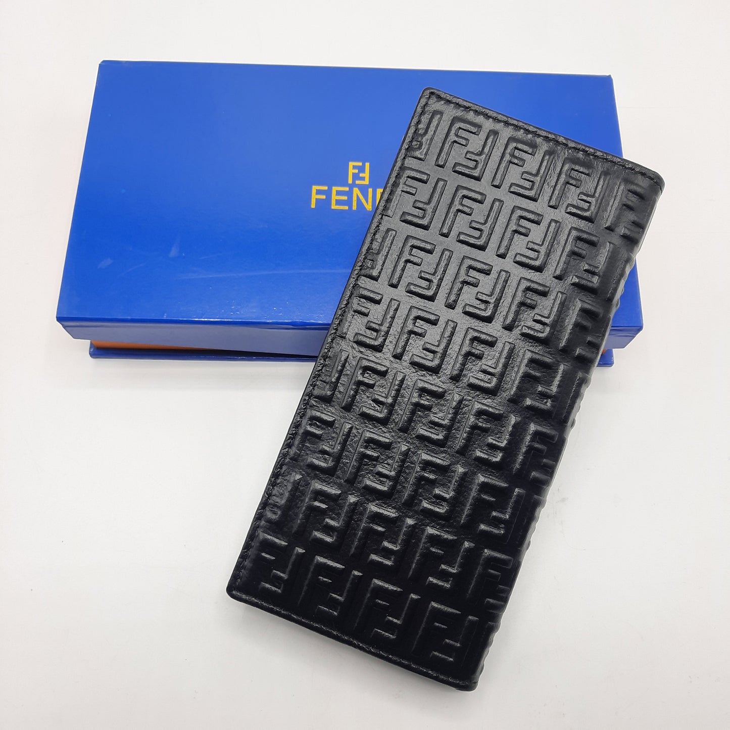 Classic Bi-Fold Wallet With Box 934c