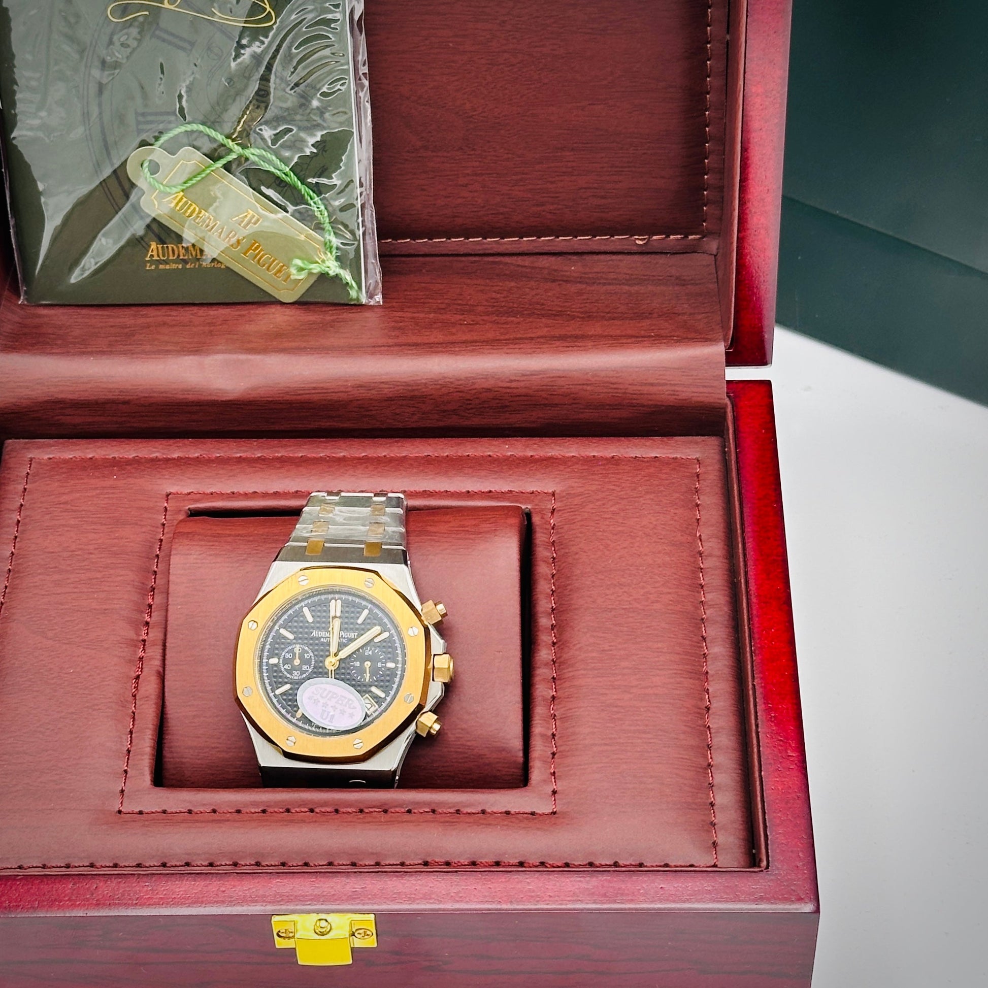 Minimalist Watch with box