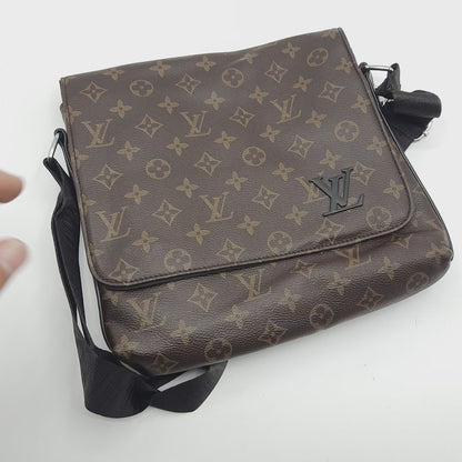 Premium Quality Unisex Shoulder Bag BR-8112 Brown